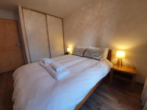Le Clos B11 - 3 bedroom apartment 5 minutes walk to the square